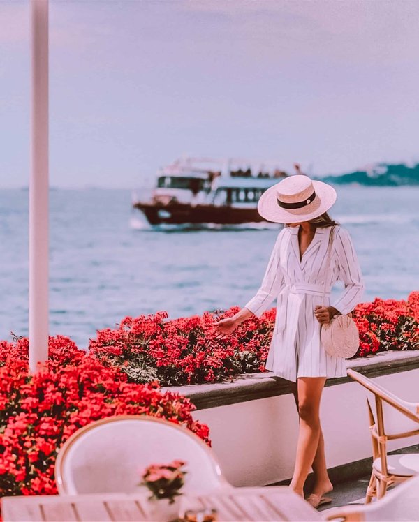 Comment choisir le parfait rideau bleu canard pour une ambiance chic ?