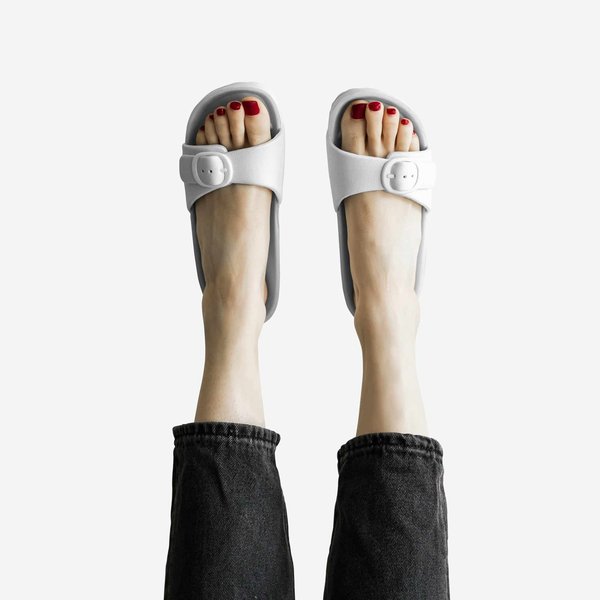 Des claquettes requin : Une combinaison de style et confort